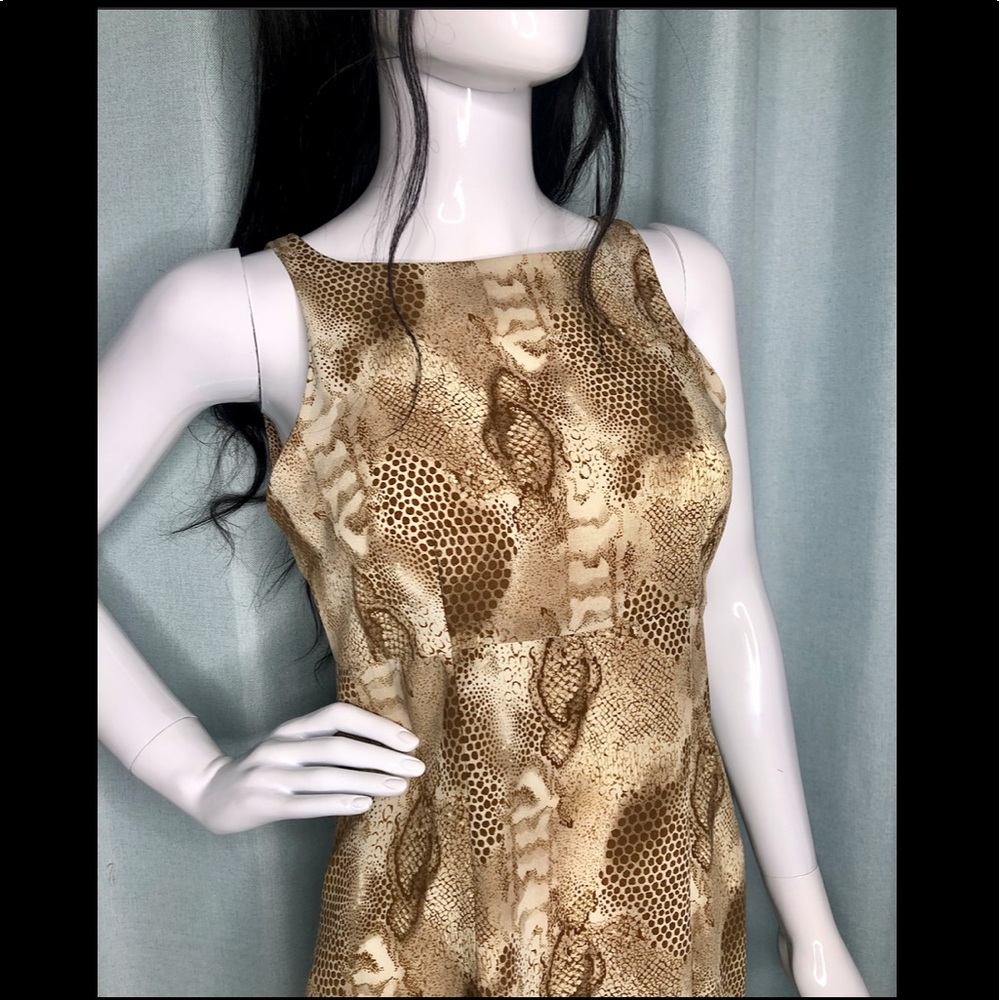 Dress - Picture 5 of 12